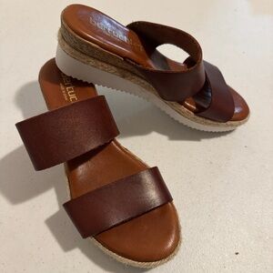 Bertuchi Size 39 US Size 8 Wedge Brown Slip On Women’s Sandals Made in Spain